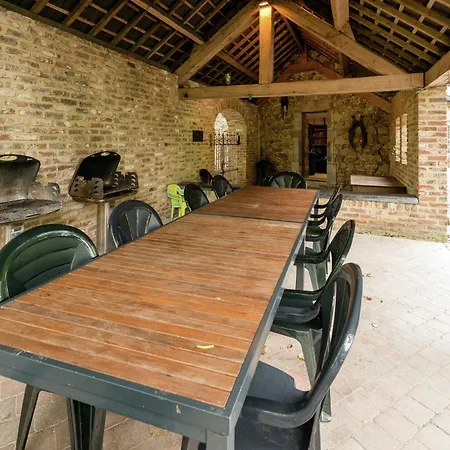 Spacious Forest Escape Prázdninový dům *