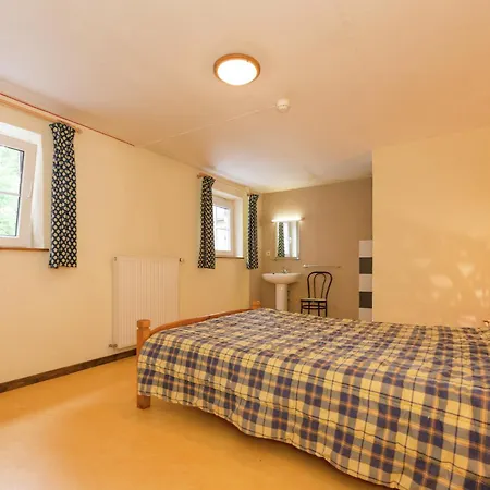 Prázdninový dům Spacious Forest Escape