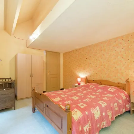 Spacious Weris Forest Escape Holiday home
