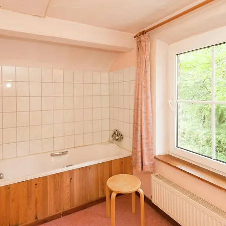 Spacious Weris Forest Escape *