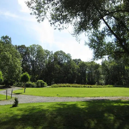 Prázdninový dům Spacious Forest Escape *