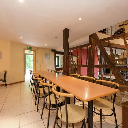 Spacious Weris Forest Escape *