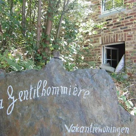 Prázdninový dům Spacious Forest Escape